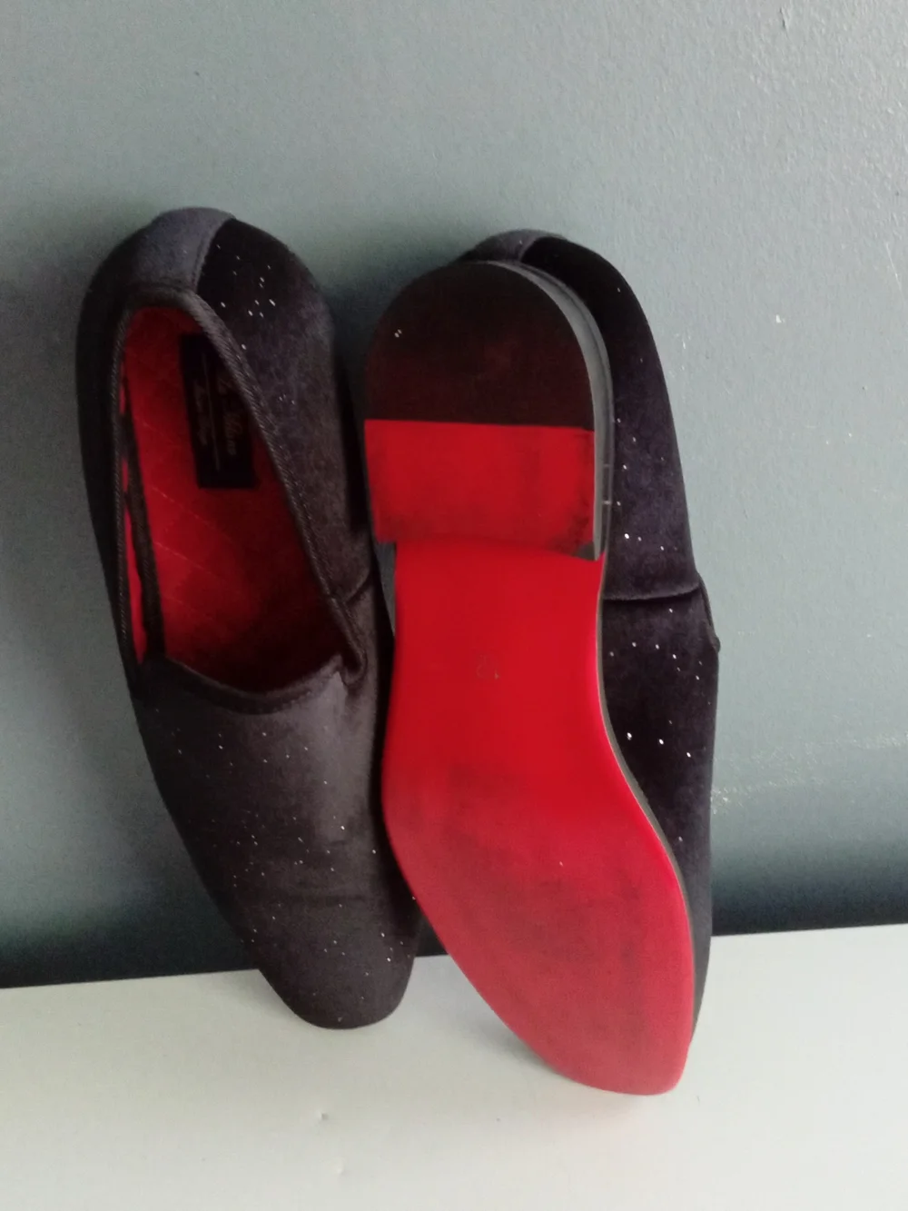 L.A. Milano Men's Black Velvet Slip-On Loafers with Red Interior